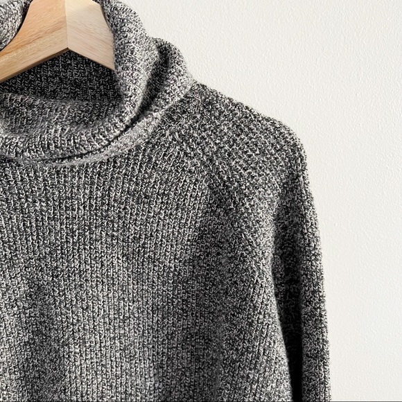 Eastbrook Turtleneck Cross-Back Sweater in Cotton-Merino Yarn Gray - Picture 4 of 8